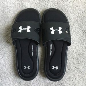 Under Armour Youth Foam Slides NWOT